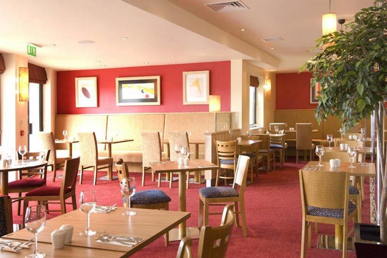 Premier Inn Cambridge Girton  Exterior photo