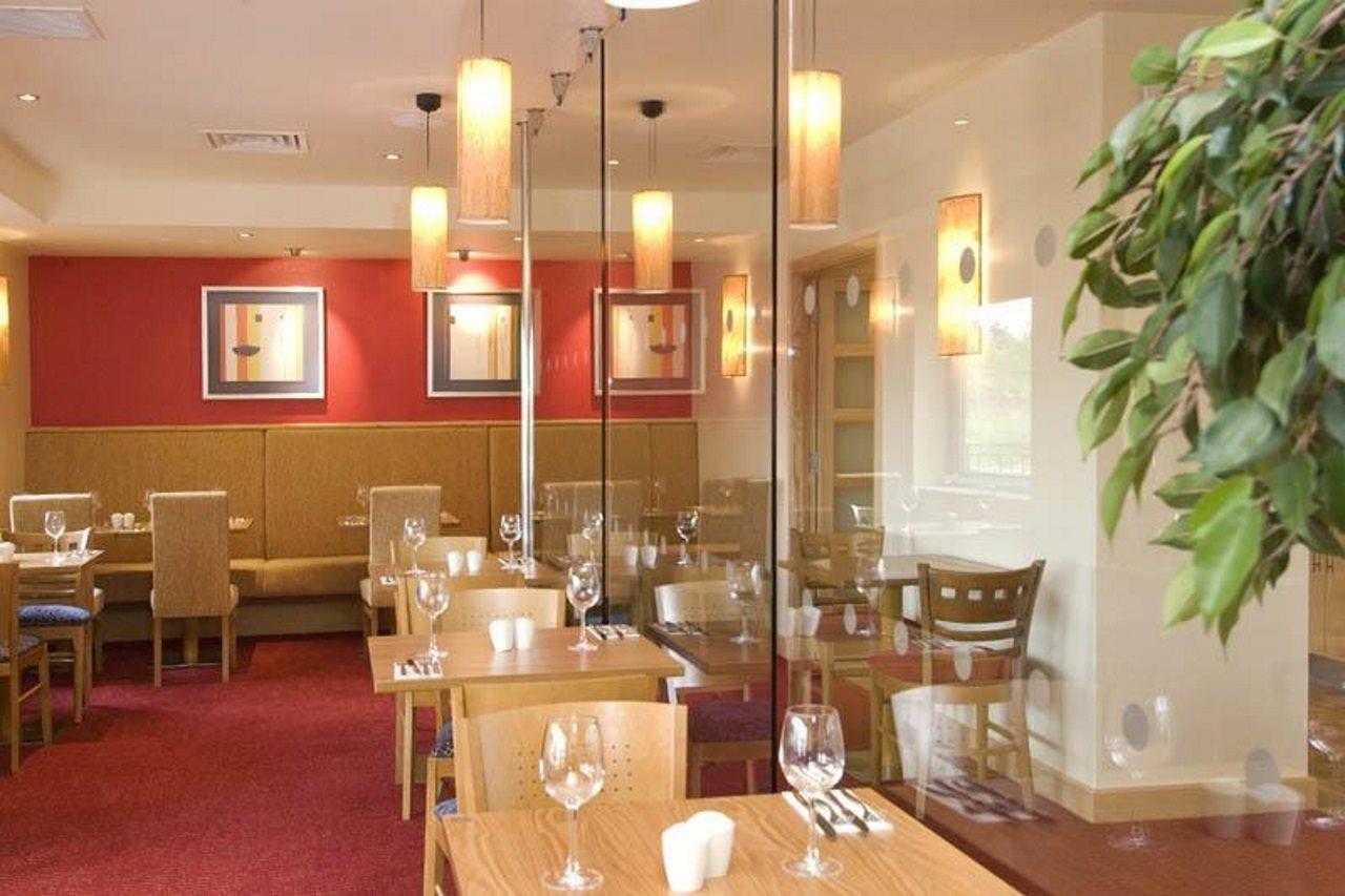 Premier Inn Cambridge Girton  Exterior photo