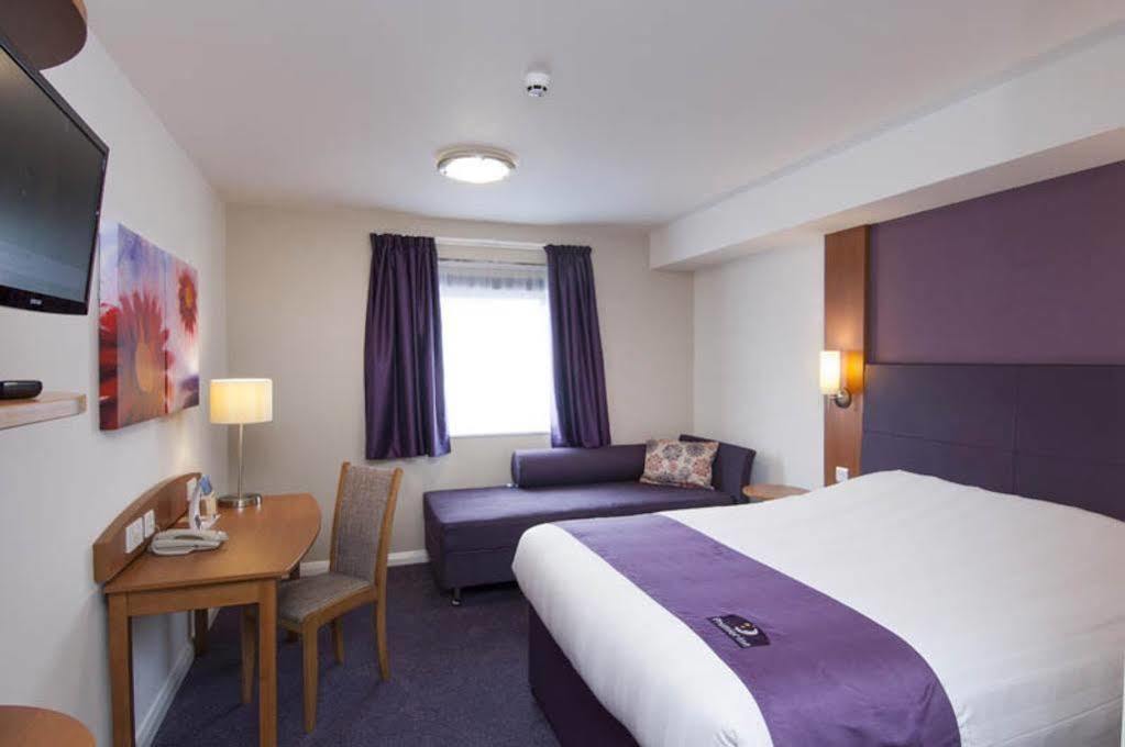 Premier Inn Cambridge Girton  Exterior photo