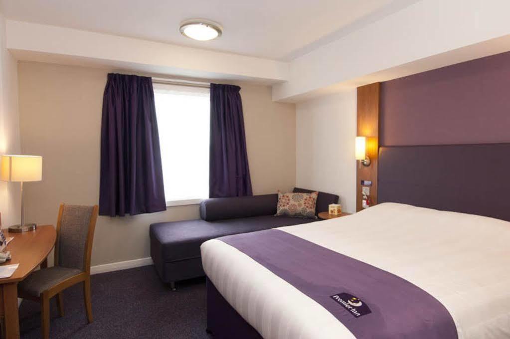 Premier Inn Cambridge Girton  Exterior photo